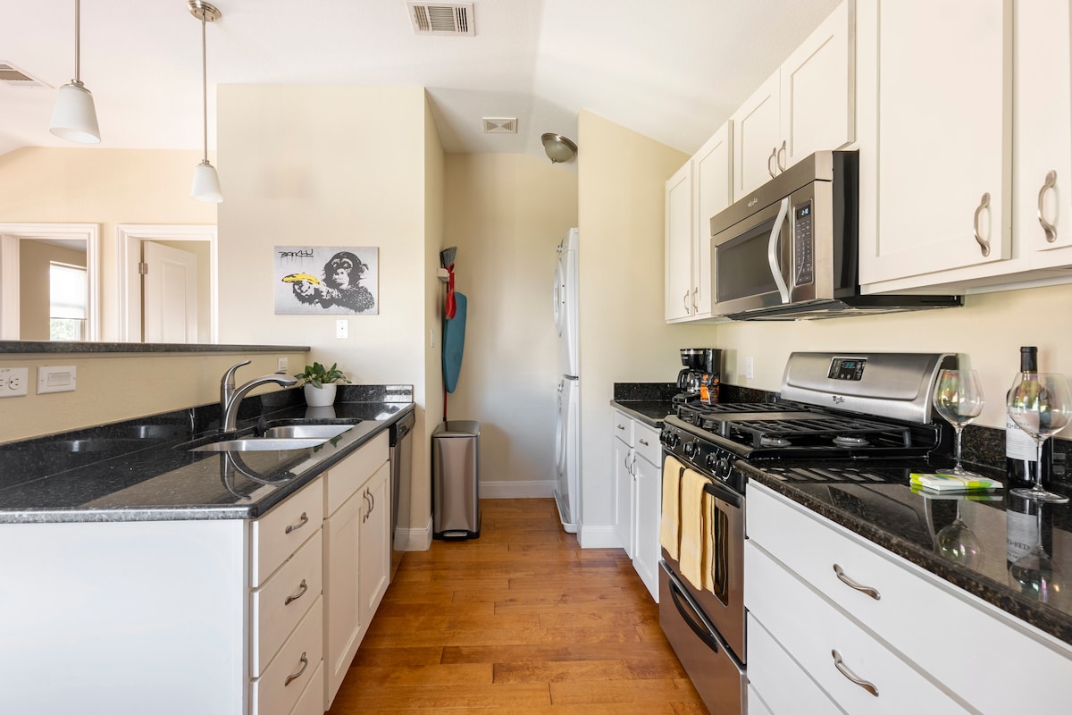 Spacious Retreat in East Downtown