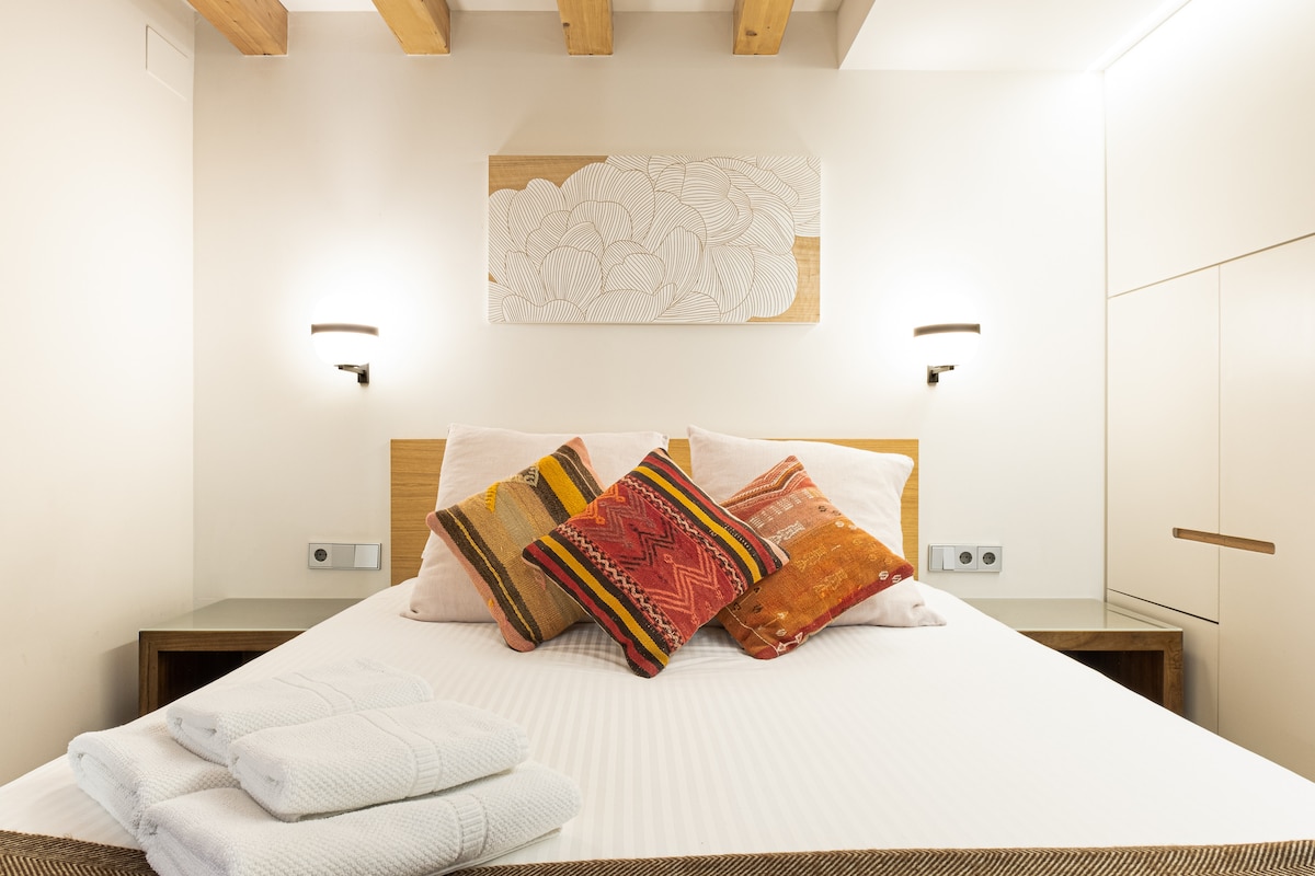 Disfruta descansando en una habitación diseñada hasta el último detalle. 