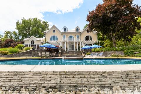 Magnificent Hudson River Estate with Infinity Pool and Spa