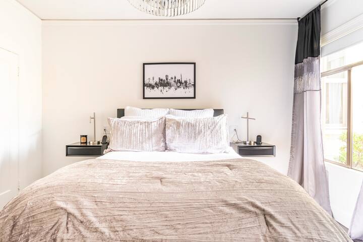 Gorgeous Marina Home near the Golden Gate Bridge gallery image 3