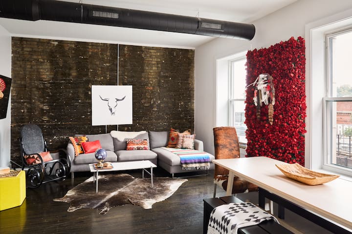 El Motel Dos in Logan Square with grill and patio