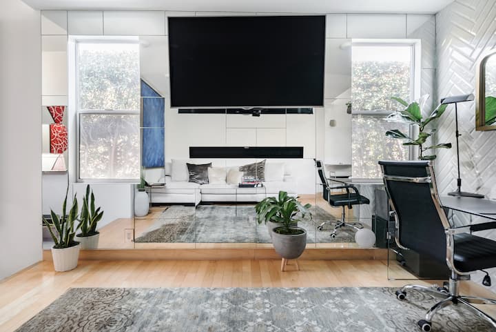 Luxurious Guesthouse In West Hollywood - West Hollywood, CA