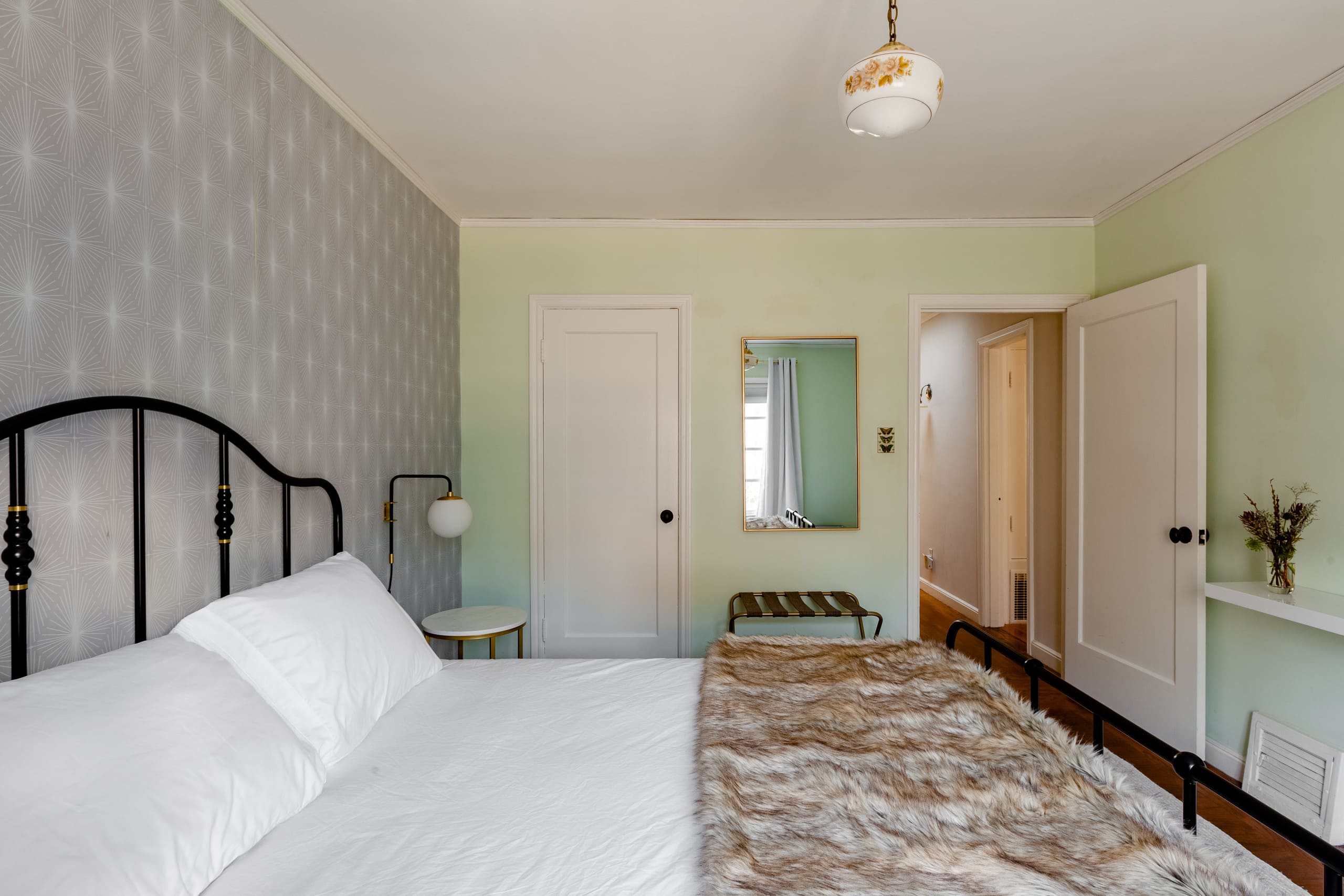 Home in San Francisco · ★4.96 · 2 bedrooms · 2 beds · 1 bath - Image 19