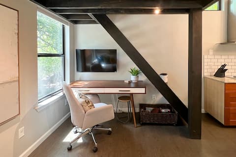 Popular Airbnb listing: Stylish Tiny House Among the Trees in Mlk