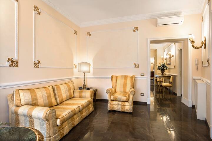 Luxury 3BR Apartment near Spanish Steps gallery image 3