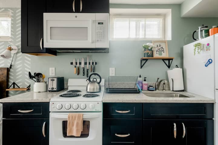 Studio With Private Entrance Two Blocks From Light Rail - Denver