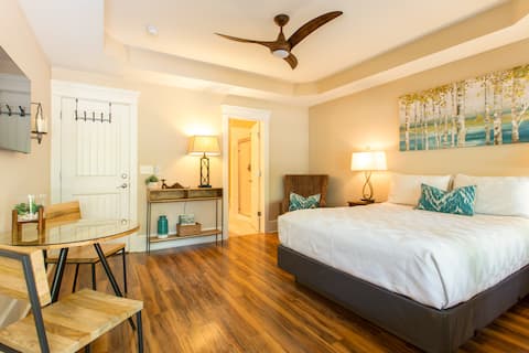 One Bedroom Guest Suite, Warm Relaxed Home in West Asheville
