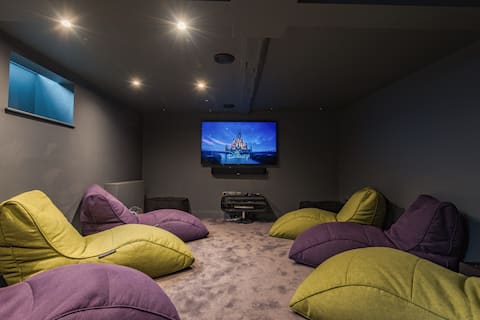 Top performing Airbnb: Restored Pub with Home Cinema on the Seafront in Deal