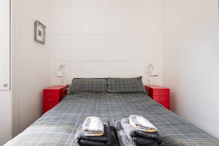 Relax at an Airy, Art-filled Old Town Home gallery image 3