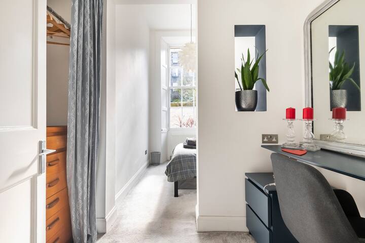 Relax at an Airy, Art-filled Old Town Home gallery image 4