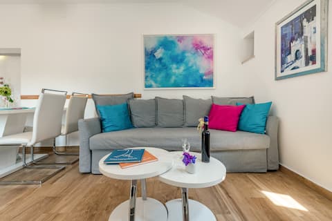 Top Airbnb: Light and Modern Apartment in the Old Town in Dubrovačko Neretvanska županija