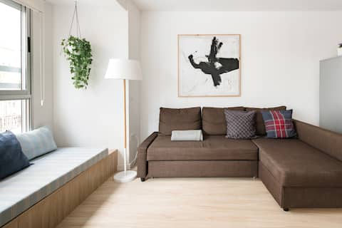 Airbnb con mejor rendimiento: Exceptional centric location, brand new with balcony, local warm hosts. en València