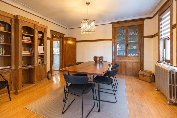 Luxury Historic Montreal 3 Bdrm w/Deck. # 296183