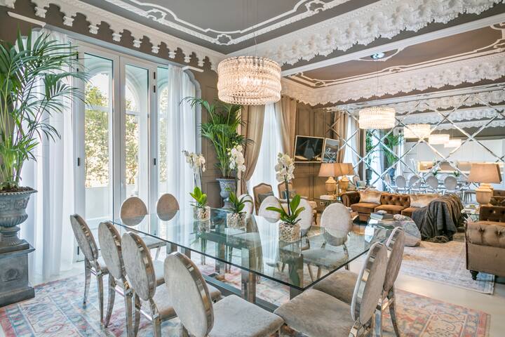 See Rambla de Catalunya from an Opulent Apartment gallery image 4