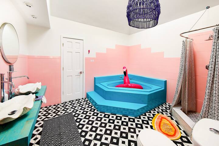 ALOHA Wicker Park Tropical Penthouse | Back Patio gallery image 2