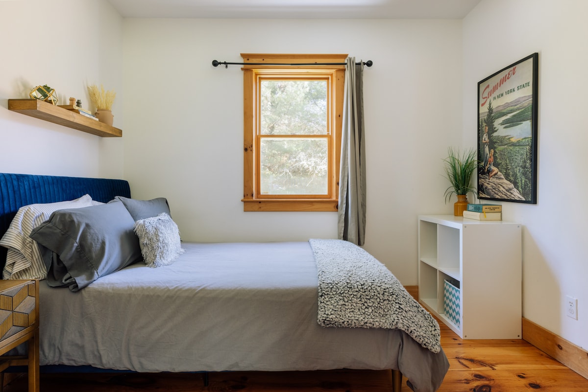 Krevet u punoj veličini u prizemlju