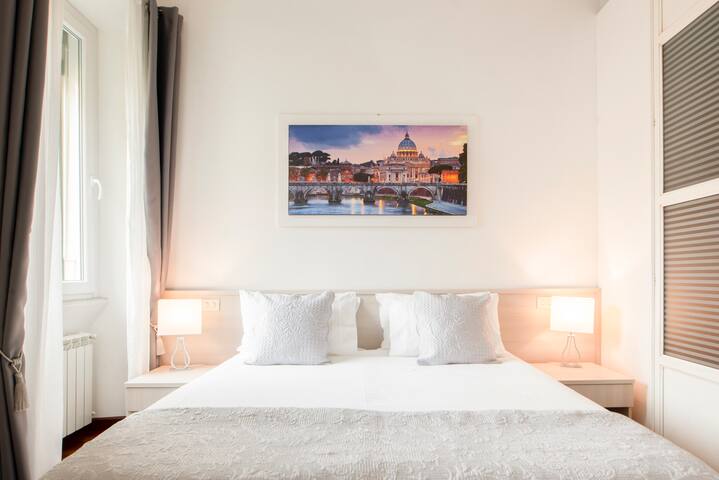 Vatican Little Dome for your dream in Rome gallery image 4