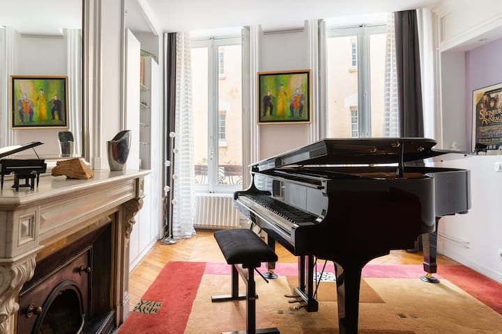 Vaste appartement de prestige sur la Presqu’île