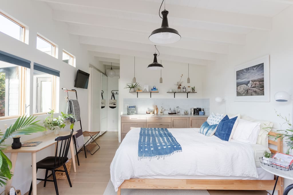 Luxury Rockridge Casita in Our Sunny Garden