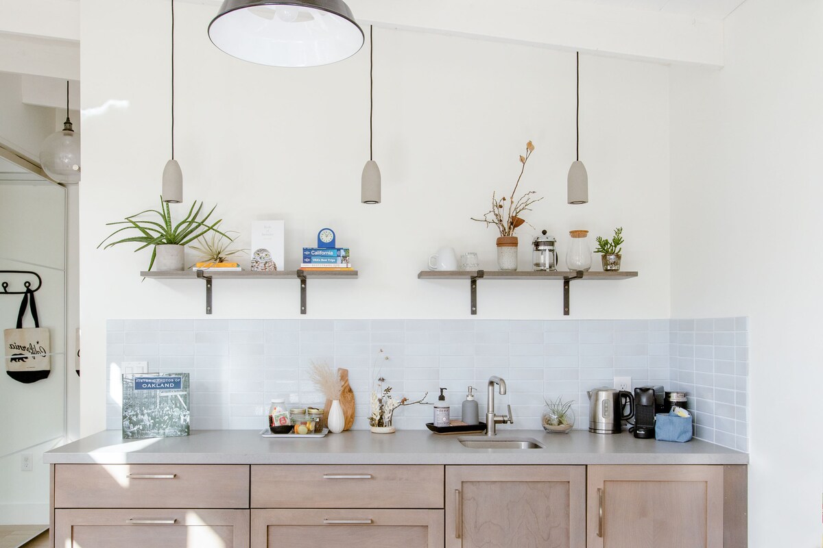 Successful Airbnb property: Luxury Rockridge Casita in Our Sunny Garden in Oakland
