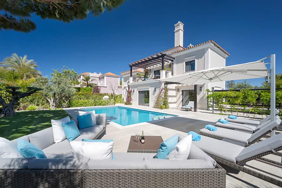 A white villa near Quinta do Lago beach, Almancil, Algarve, Portugal, photo 5 of 10