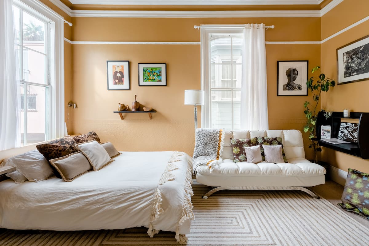 XL Art-Filled Room in a Sunny Victorian Apartment