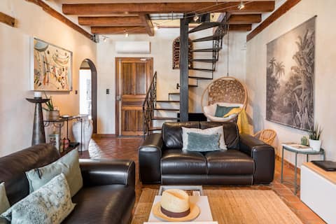Sea view for this renovated marina duplex.