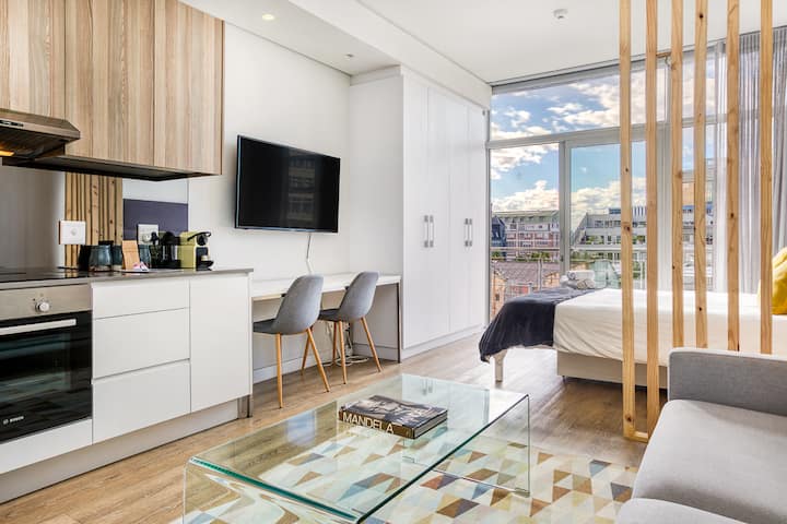 Backup-power Luxury Apartment @ Table Mountain - Cape Town
