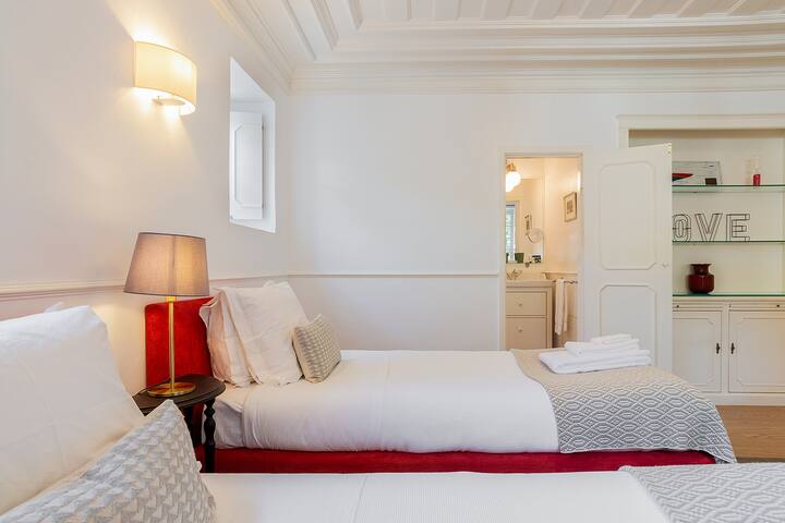 Private Apartment with Garden in a Superb Villa gallery image 3