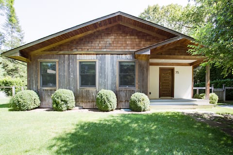 East Hampton Ranch with Access to Clearwater Private Beach
