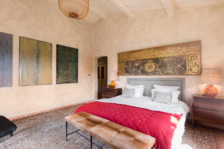 Chambre 1 : chambre principale
Maison principale - rez-de-chaussée 