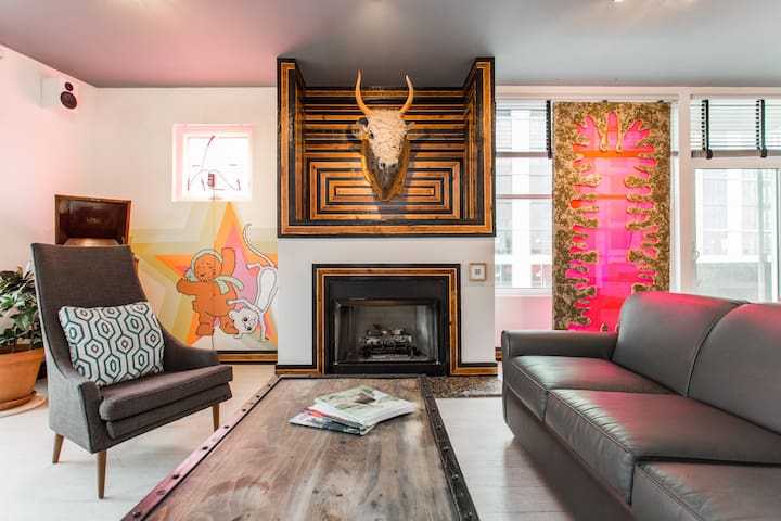 The Woodsman’s Gallery at OHC – No Cleaning Fee!