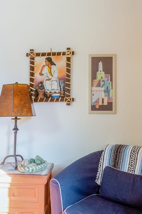 Successful Airbnb property: Hardaway Tower Between Iconic Geodesic Domes in North Mountain