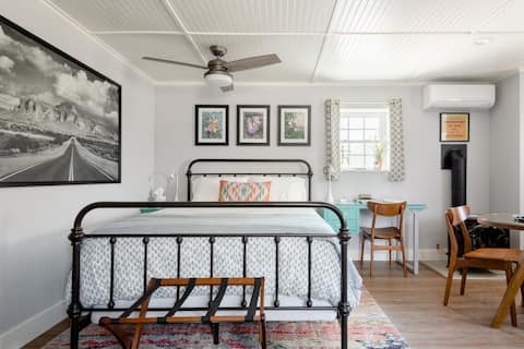 Charming Old Town Lafayette Cottage Close to Boulder/Denver