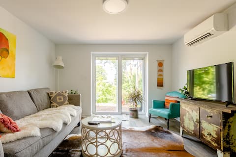 SafeH2O Boho Chic Apartment 1MILE from Dwntwn AVL
