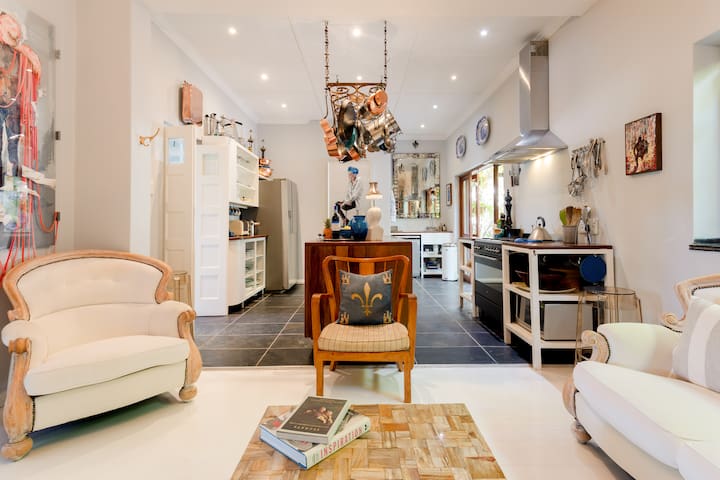 Contemporary Farmhouse with Garden and Pool gallery image 2