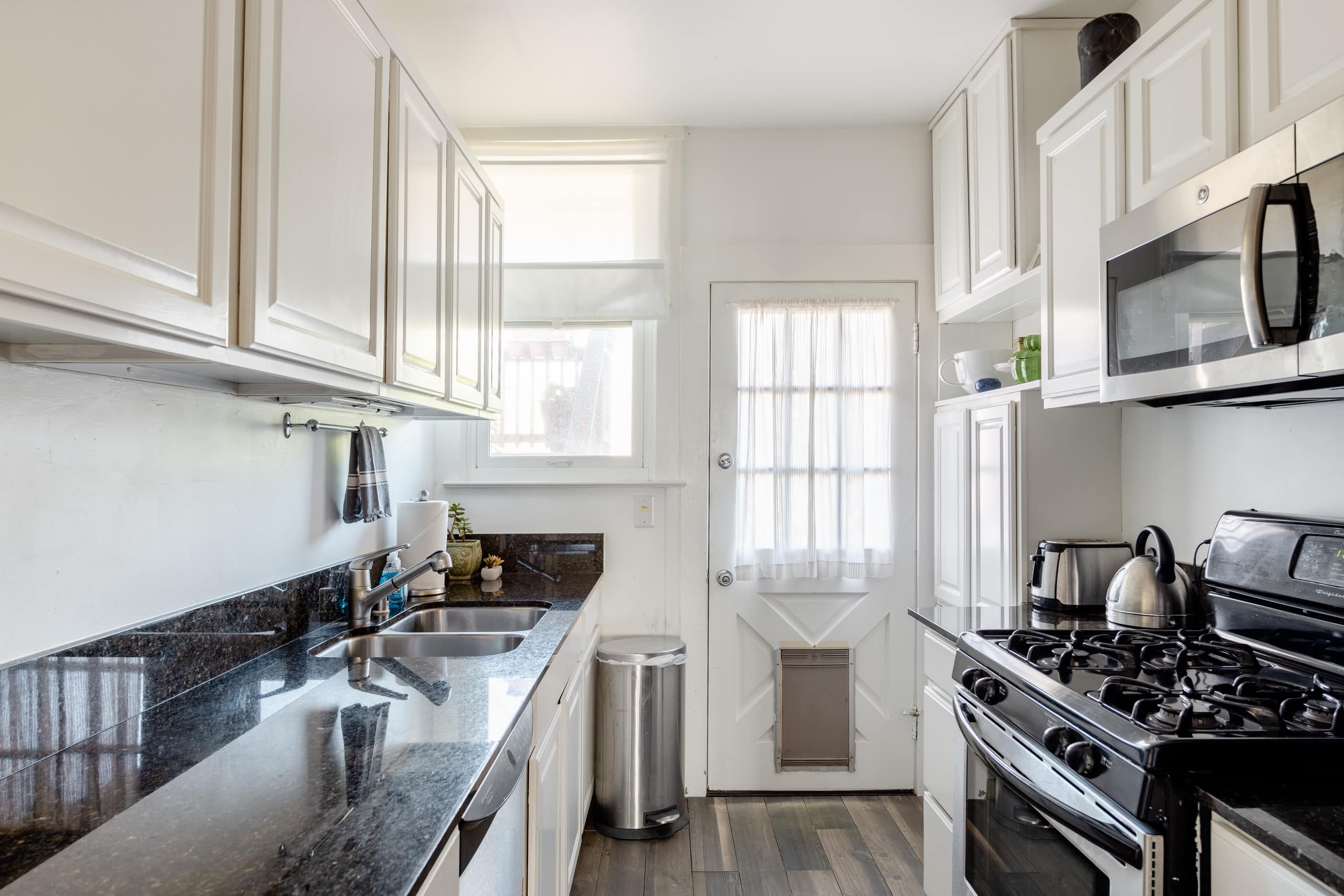 Condo in San Francisco · ★4.87 · 1 bedroom · 2 beds · 1 bath - Image 6