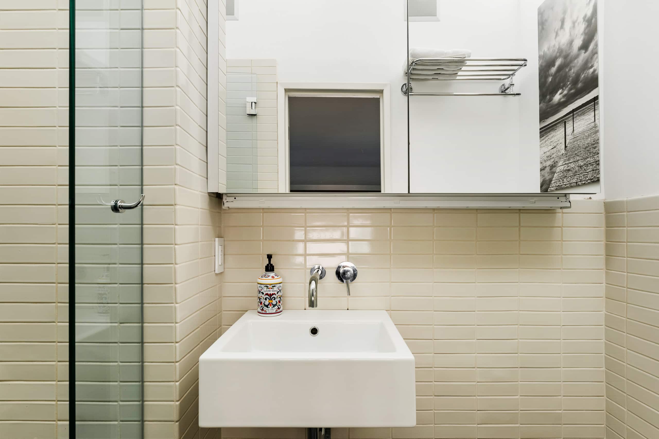 Home in San Francisco · ★4.99 · 3 bedrooms · 3 beds · 2 baths - Image 22