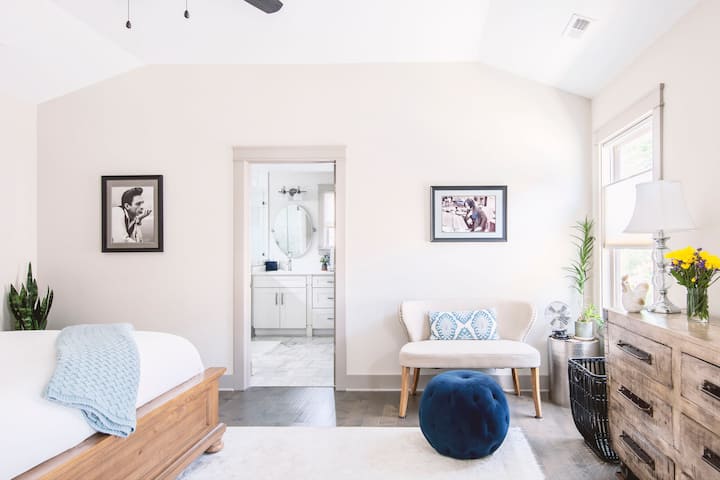 In today’s world, there are countless things to argue about. Who gets dibs on this flawless primary bedroom shouldn't be one. Unless of course...