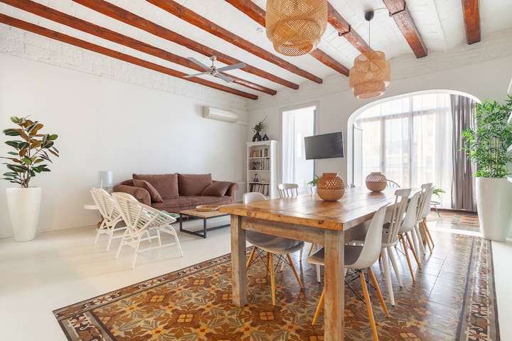 CHARMING, VERY SPACIOUS & BEST LOCATED