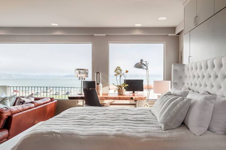 The Peacock Palace gallery image 5