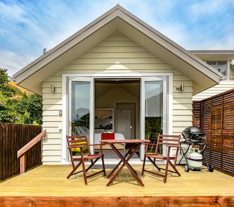 Walk along the Beach from a Cosy Studio in Sumner