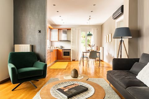 Top performing Airbnb: Characterful, Cozy Apartment Near Central Athens in δήμος ελληνικού αργυρούπολης