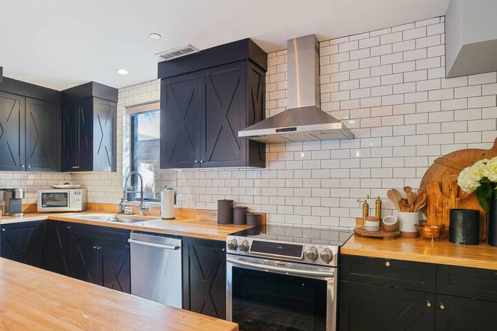 New Build Farmhouse Architectural Stunner with Private Pool gallery image 2