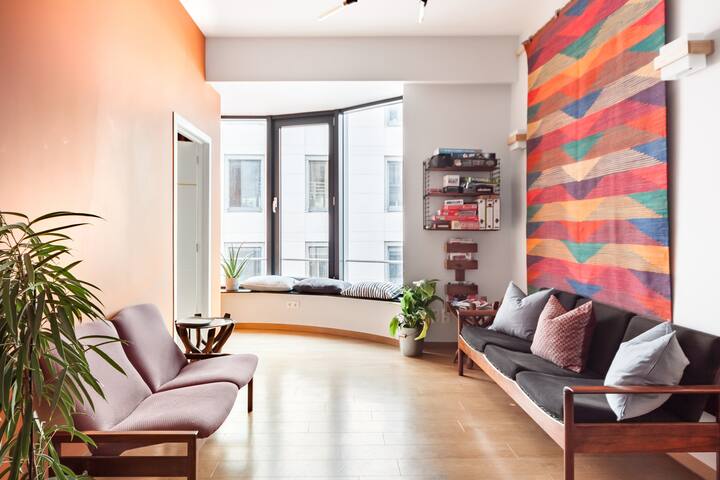 Colorful 4Bedroom/2Bath 145m2 APT for LARGE groups gallery image 2