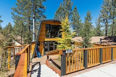 Mountain+Cabin+Decked+Out+with+Modern+Amenities