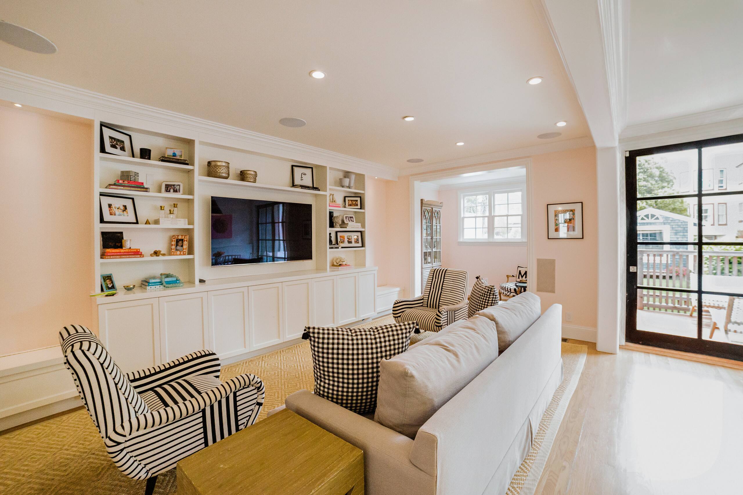 Home in San Francisco · ★5.0 · 4 bedrooms · 4 beds · 2.5 baths - Image 2