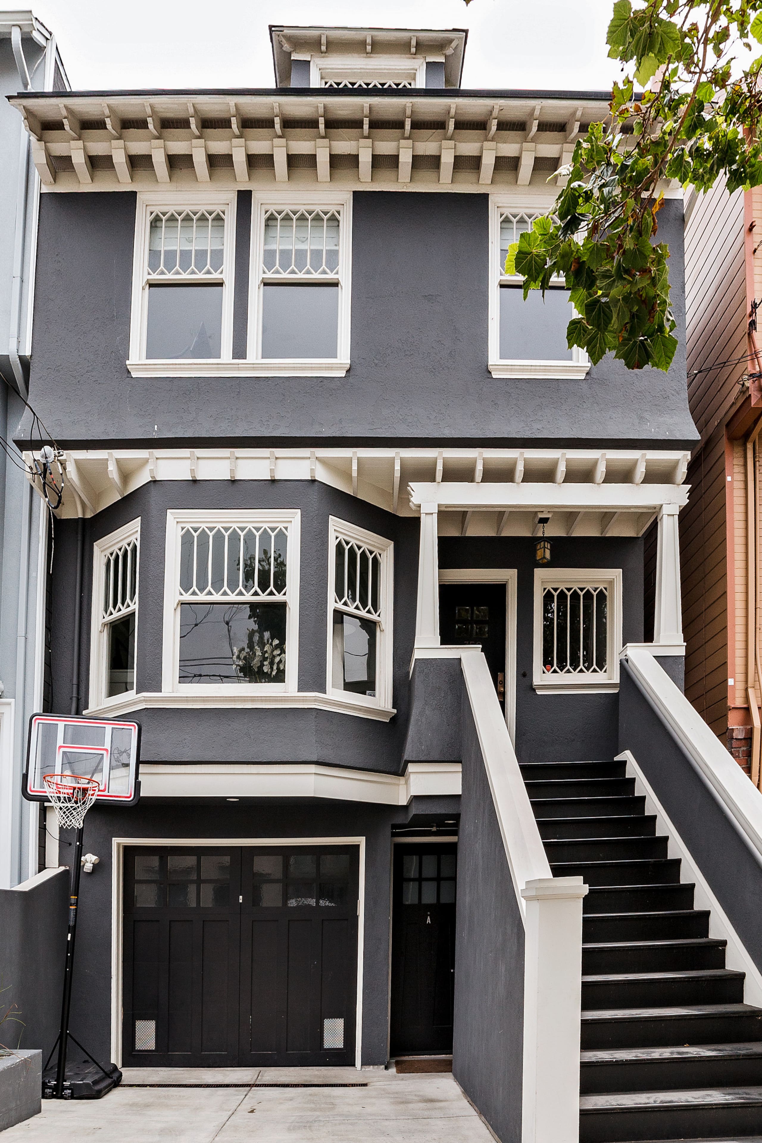 Home in San Francisco · ★5.0 · 4 bedrooms · 4 beds · 2.5 baths - Image 39