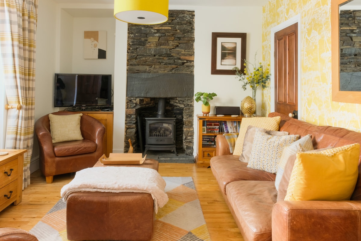 Popular Airbnb listing: Puddleduck Cottage. Luxury Central Windermere home in Windermere And Bowness