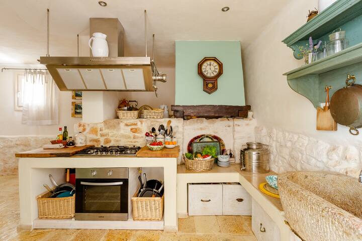 Historic Villa and Trullo With a Private Pool gallery image 3